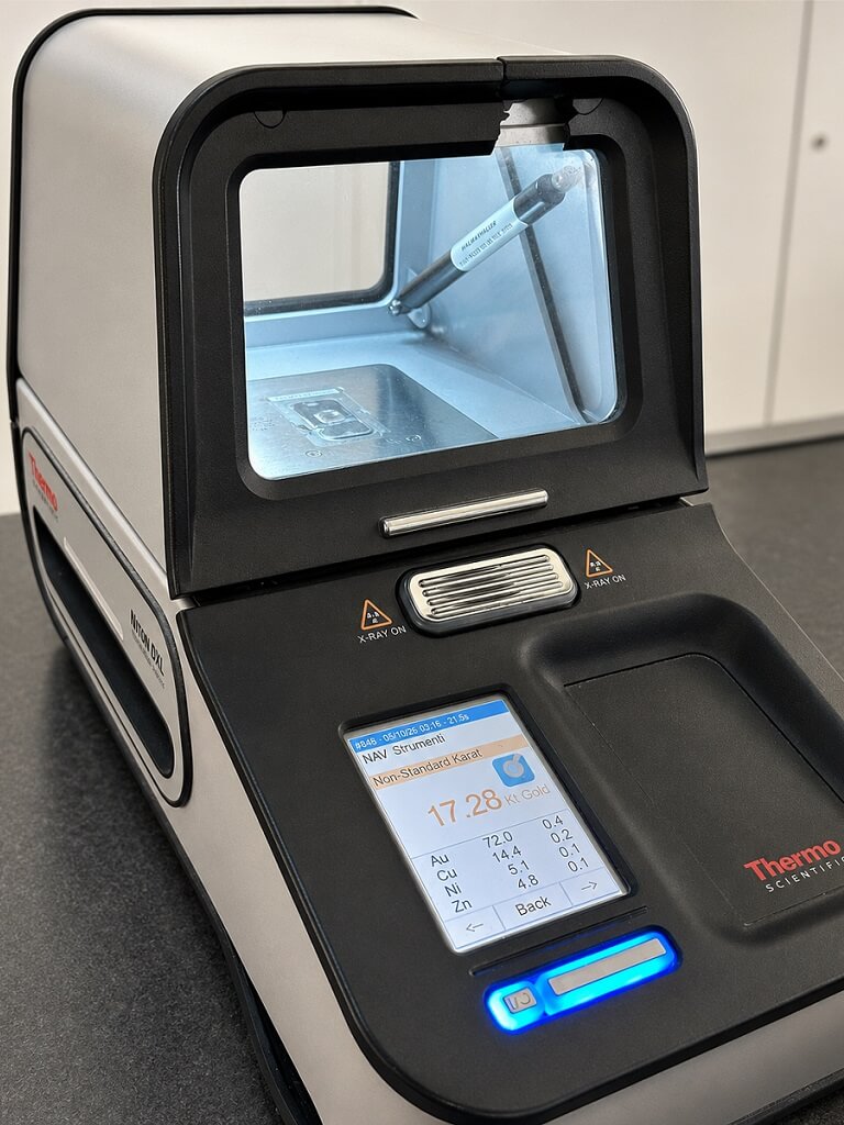 Spettrometro Niton DXL utilizzato da OroLive per l'analisi dell'oro